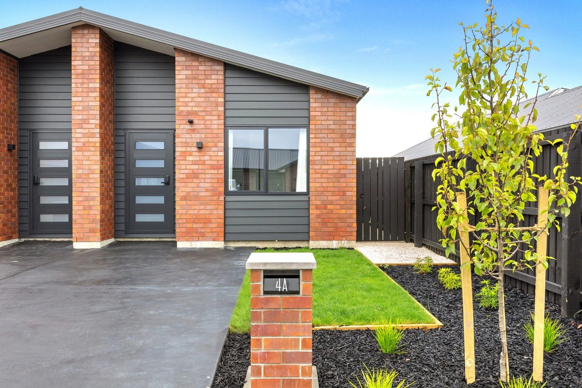 4 Hunia Place, Yaldhurst, Christchurch - Carousel 1