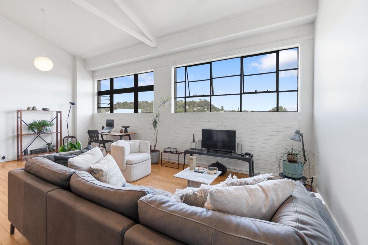 30/3 Akiraho Street, Mount Eden, Auckland - Carousel 1