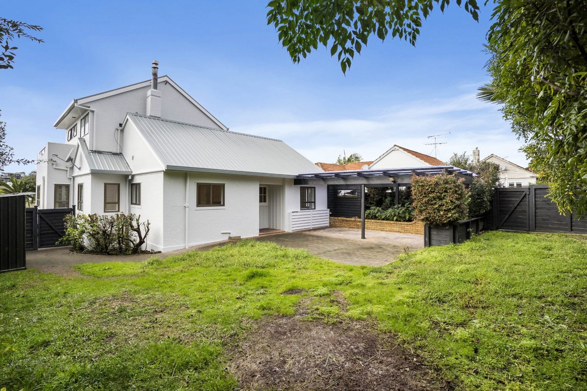 53 Tautari Street, Orakei, Auckland - Carousel 15
