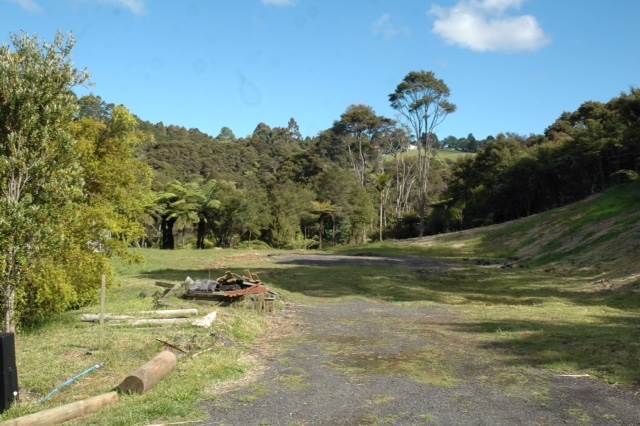 100 Grassmere Road, Henderson Valley, Auckland - Carousel 1