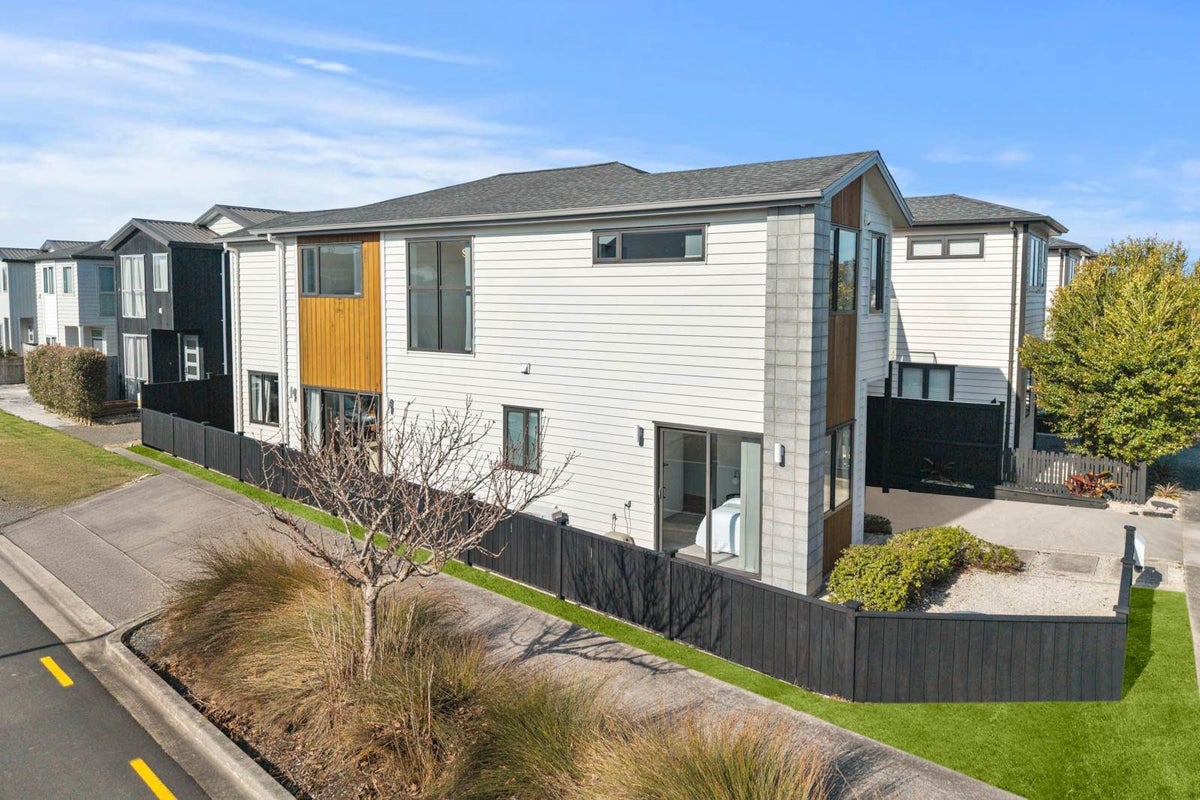 9 Cicada Road, Hobsonville, Auckland - Carousel 2