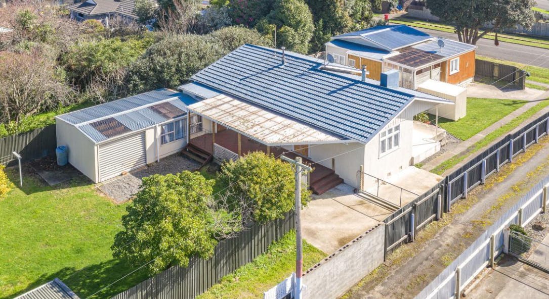 21 Balgownie Avenue, Gonville, Whanganui - Carousel 1