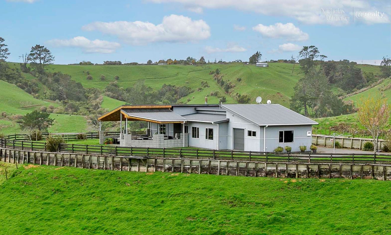 350 Awai Road, Tarurutangi, New Plymouth - Carousel 1