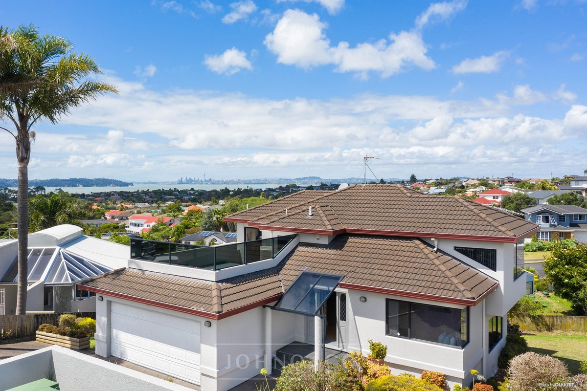 21 Bernleigh Terrace, West Harbour, Auckland - Carousel 2