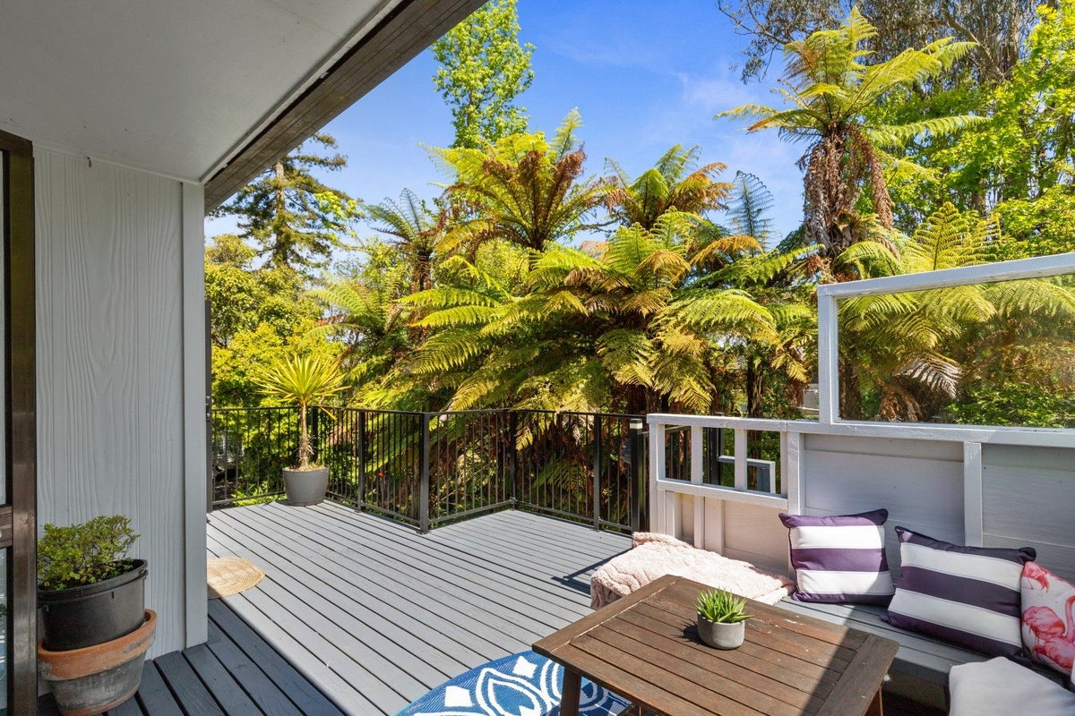 8 Homestead Place, Glenview, Hamilton - Carousel 2