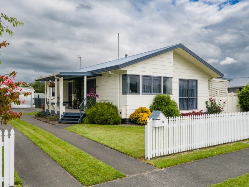 18 Ruru Avenue, Lytton West, Gisborne - Carousel 1