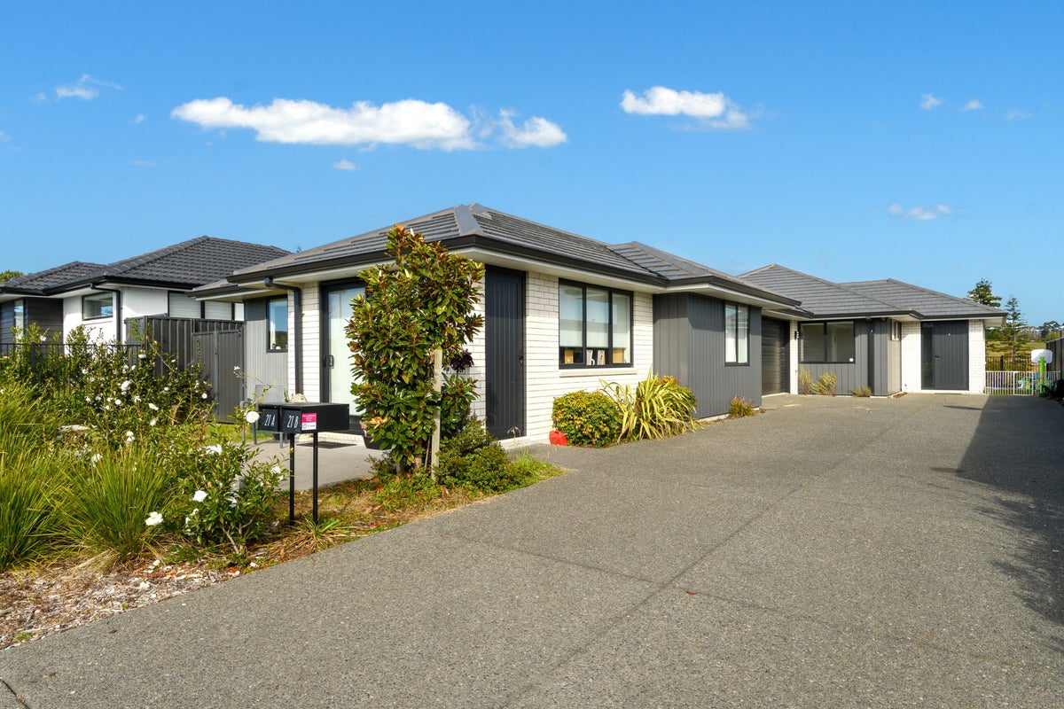 21 Pioneer Crescent, Omokoroa, Western Bay Of Plenty, Bay Of Plenty - Carousel 1