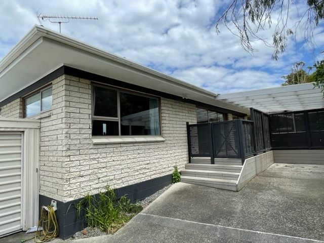 1/300 Beach Road, Campbells Bay, Auckland - Carousel 1