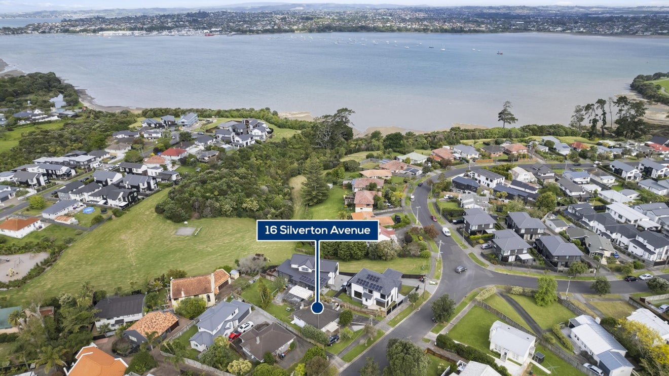 16 Silverton Avenue, Wai O Taiki Bay, Auckland - Carousel 1