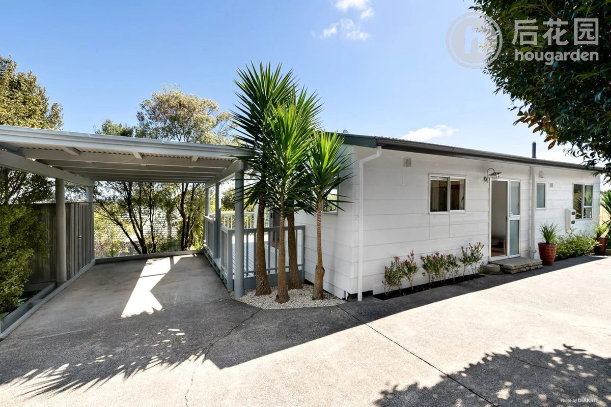 2/638 East Coast Road, Pinehill, Auckland - Carousel 1