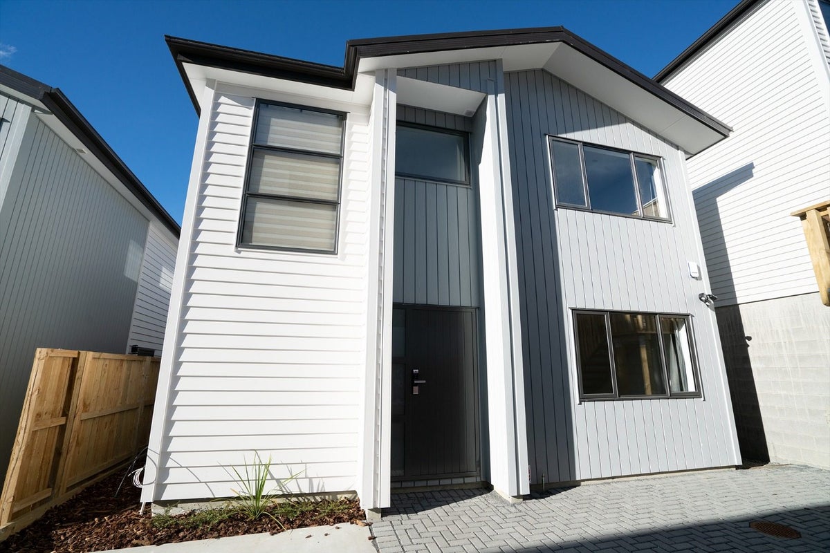 16C Dianthus Place, Browns Bay, Auckland - Carousel 2
