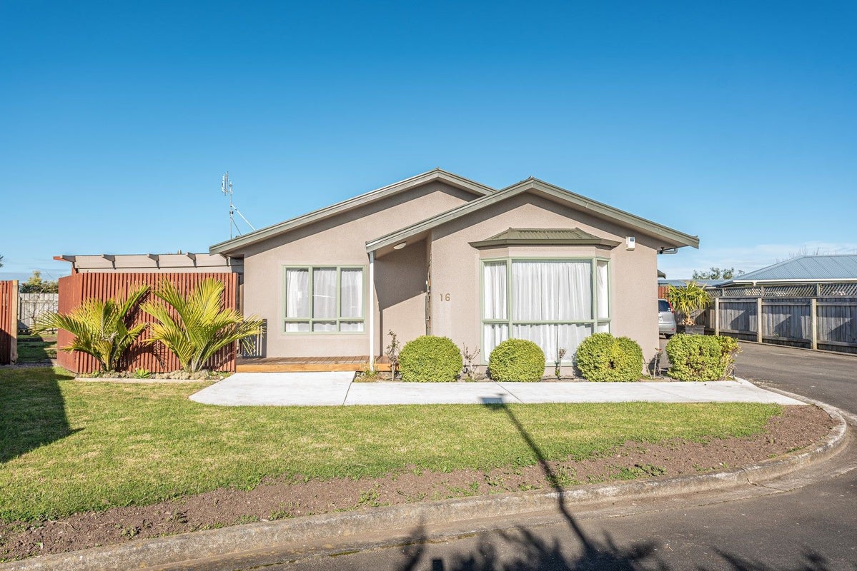 16 Waharua Place, Tawhero, Whanganui - Carousel 1