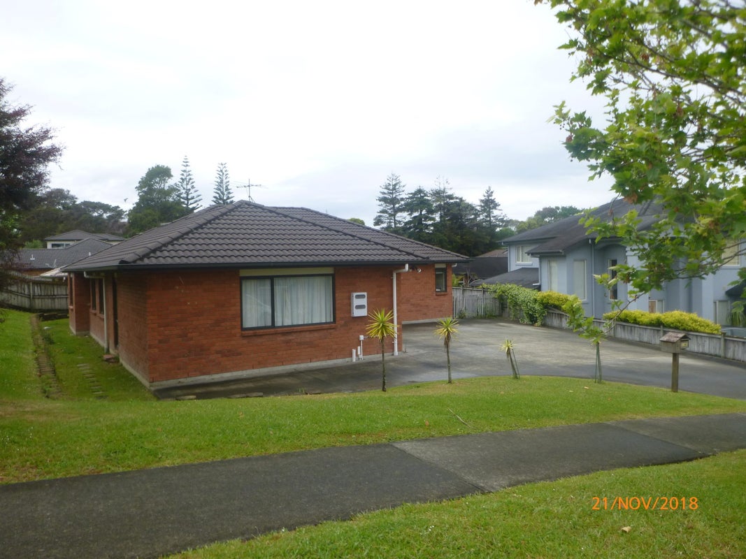 9 Harrowglen Drive, Northcross, Auckland - Carousel 2