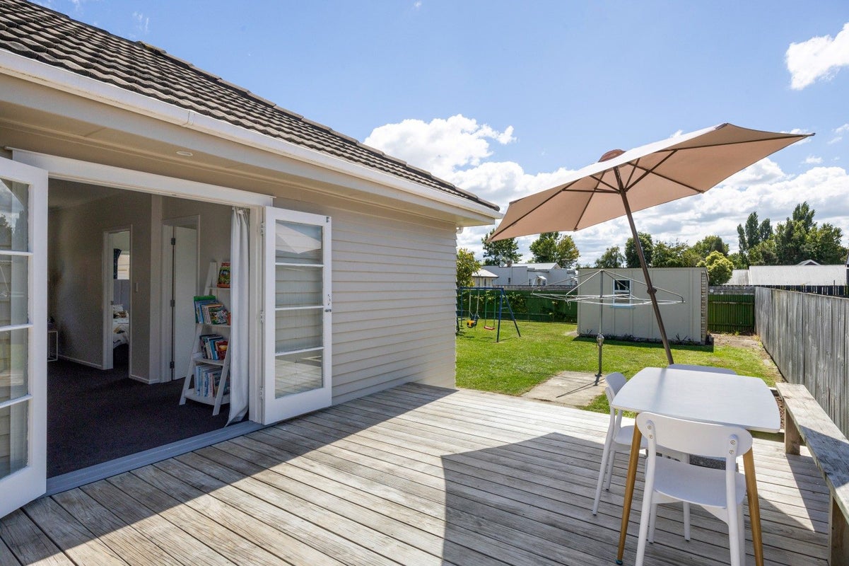 67 Cook Street, Hamilton East, Hamilton - Carousel 1