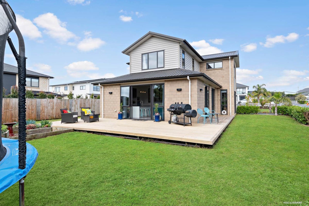 80 Liberty Crescent, Beachlands, Auckland - Carousel 2