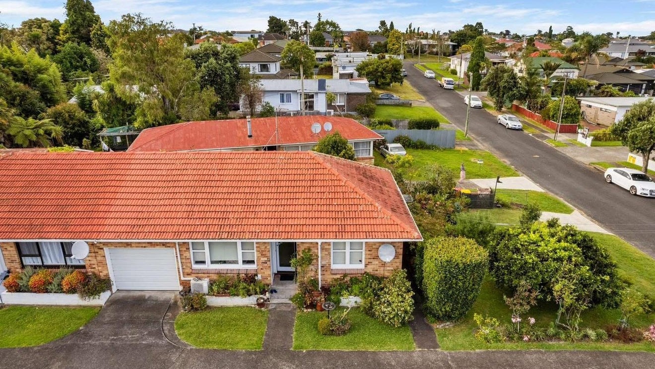 1/11 Miles Avenue, Papatoetoe, Auckland - Carousel 1