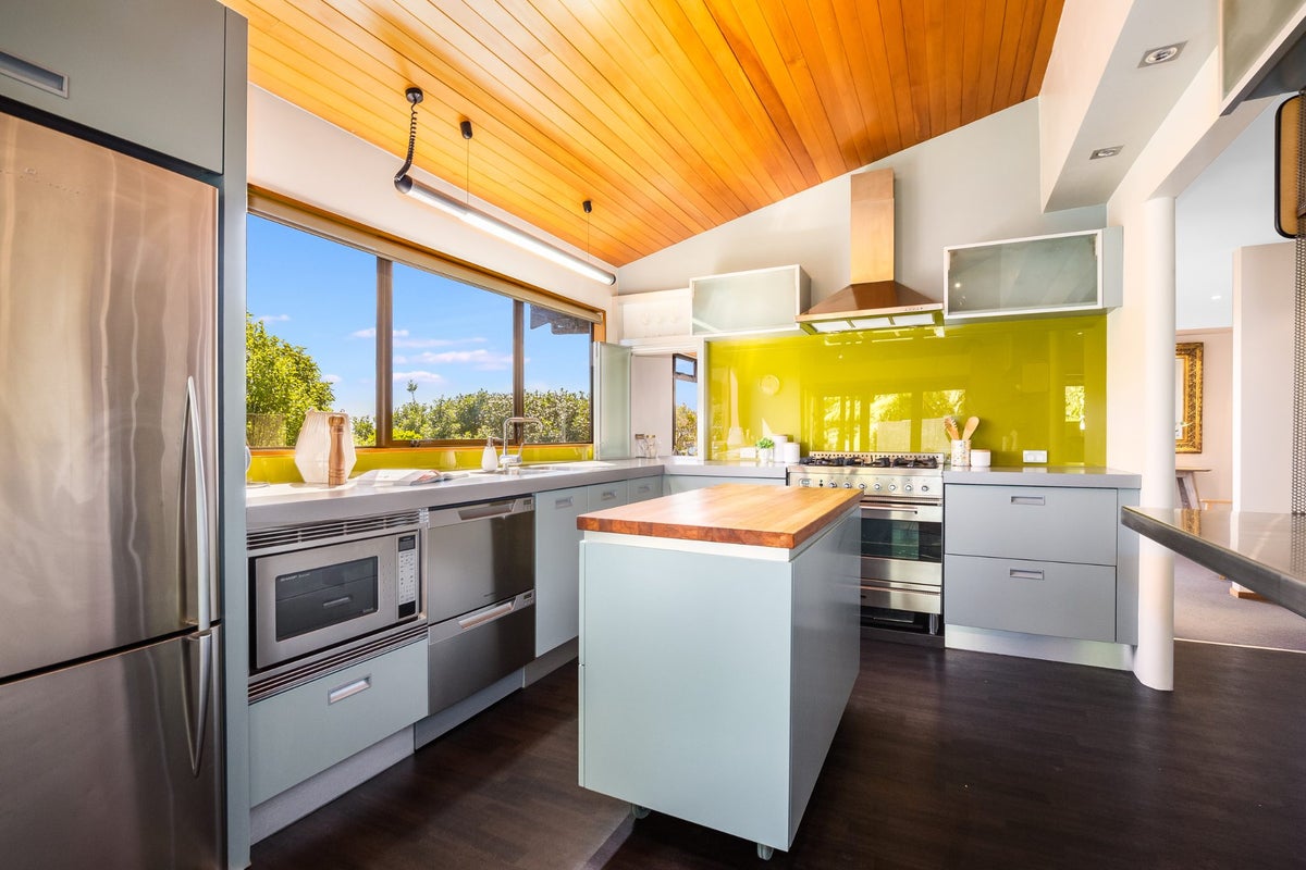 14 The Crowsnest, Whitby, Porirua - Carousel 2