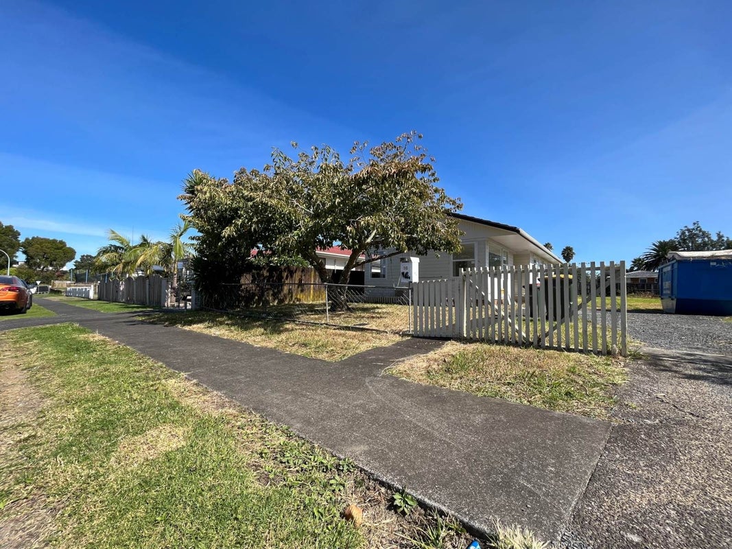 16 Kivell Close, Mangere East, Auckland - Carousel 2