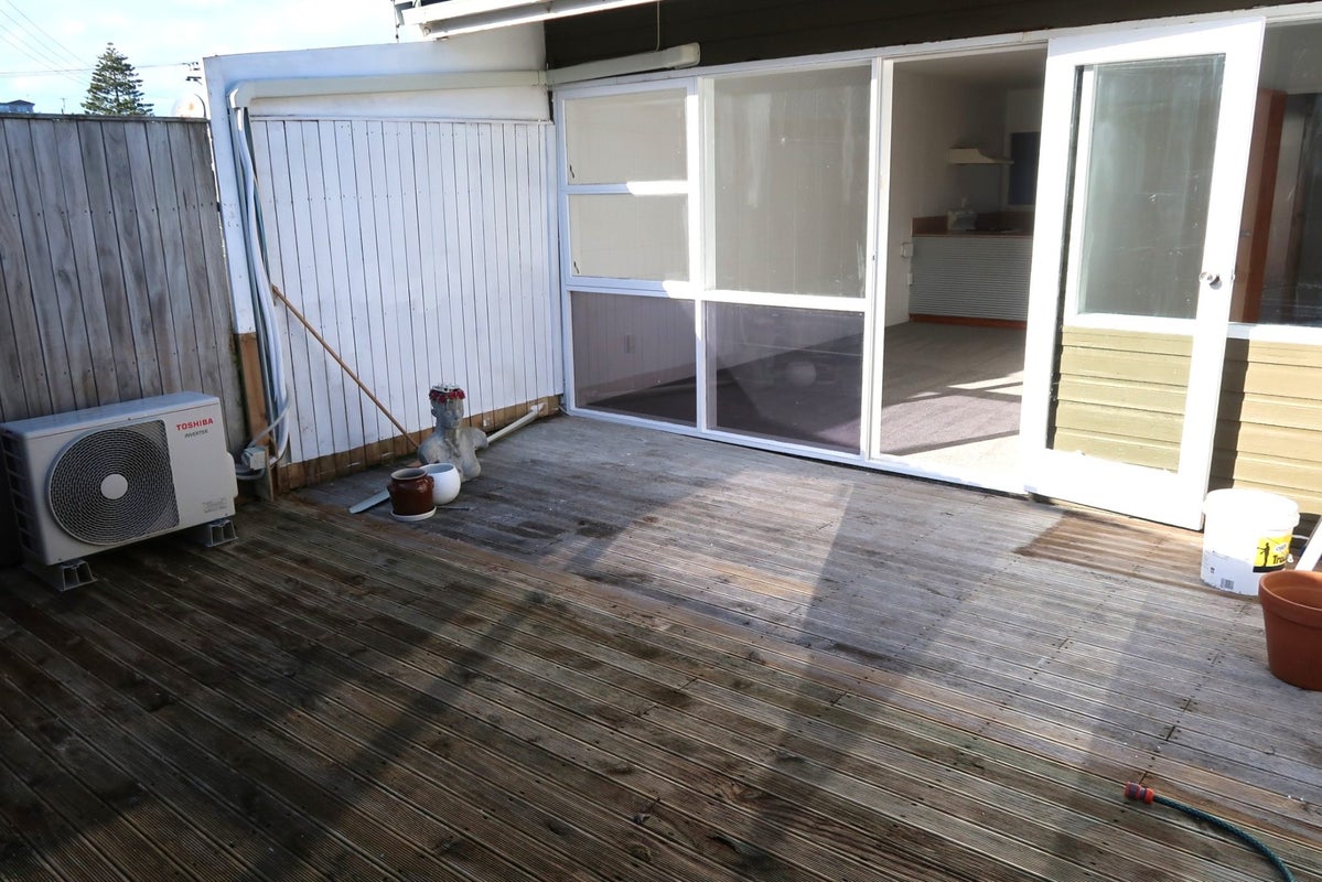 3 Richard Street, Titahi Bay, Porirua - Carousel 1