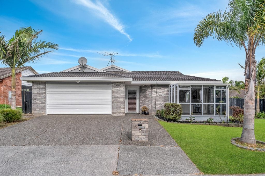 46 Golfland Drive, Golflands, Auckland - Carousel 1