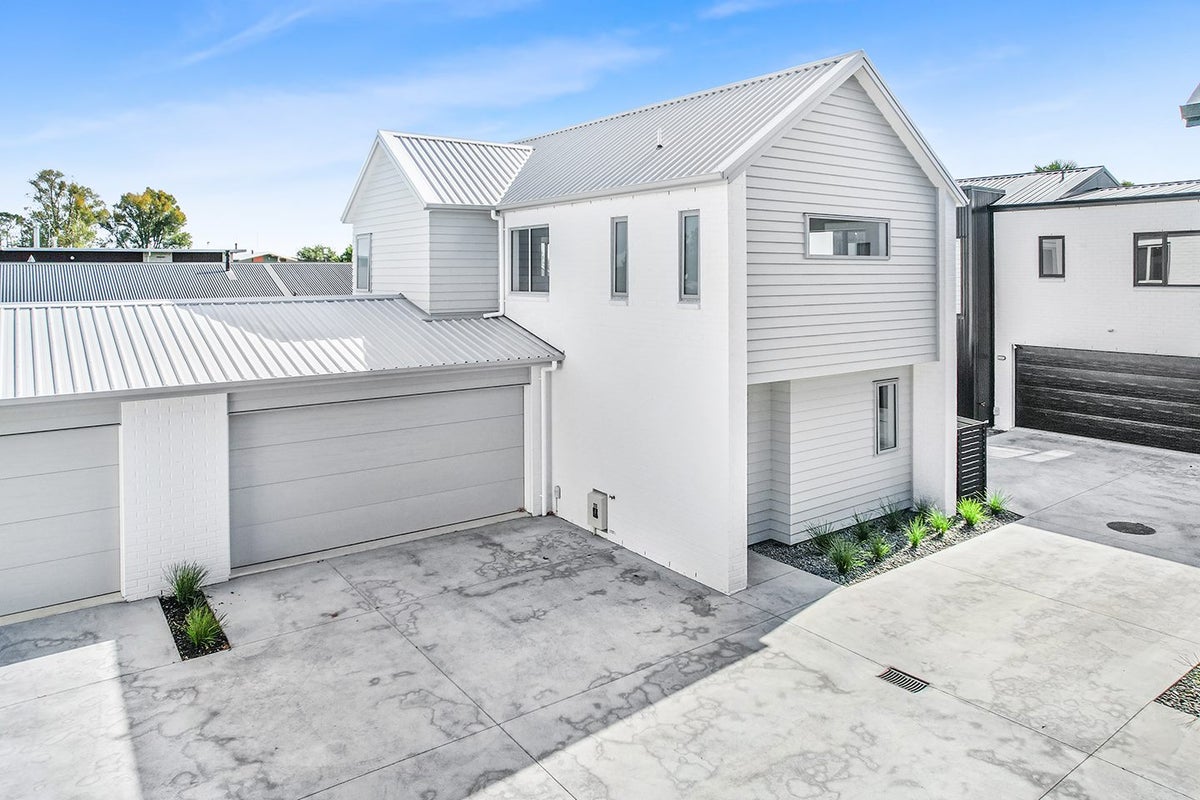 2/15 Glen Lynne Avenue, Queenwood, Hamilton - Carousel 1