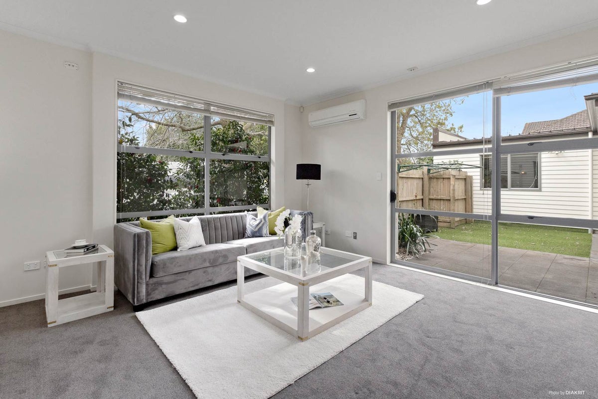 36 Figaro Crescent, Takanini, Auckland - Carousel 2