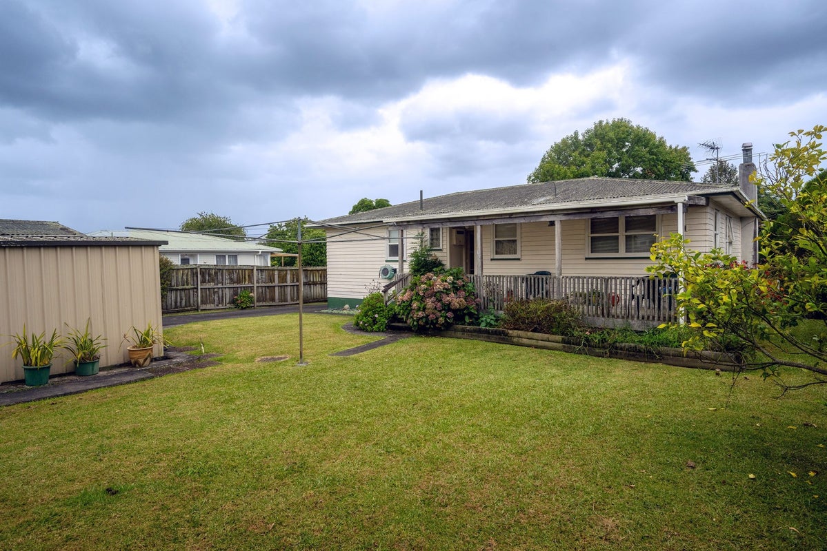 39 Mildmay Road, Henderson, Auckland - Carousel 13
