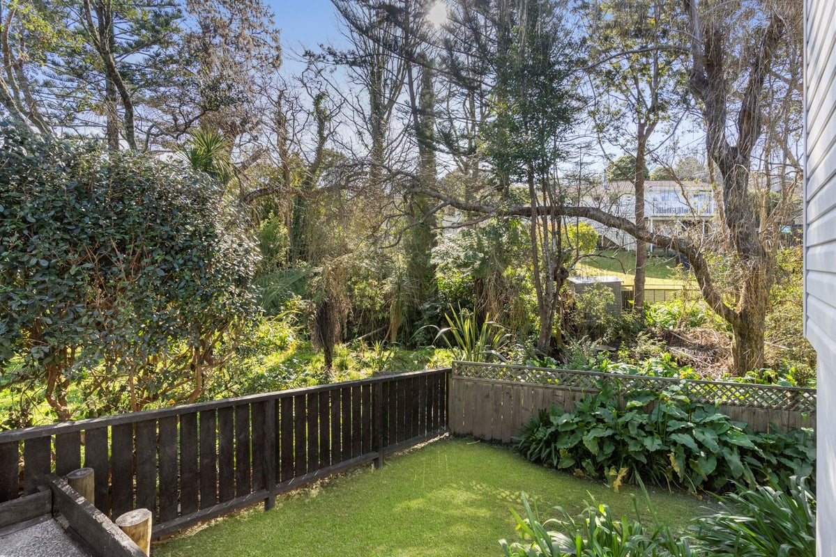 2/20 Carina Crescent, Torbay, Auckland - Carousel 21