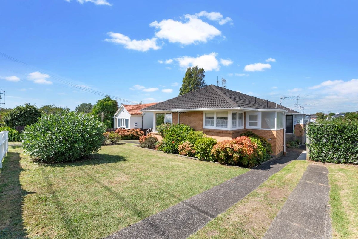1/70 Nile Road, Milford, Auckland - Carousel 1