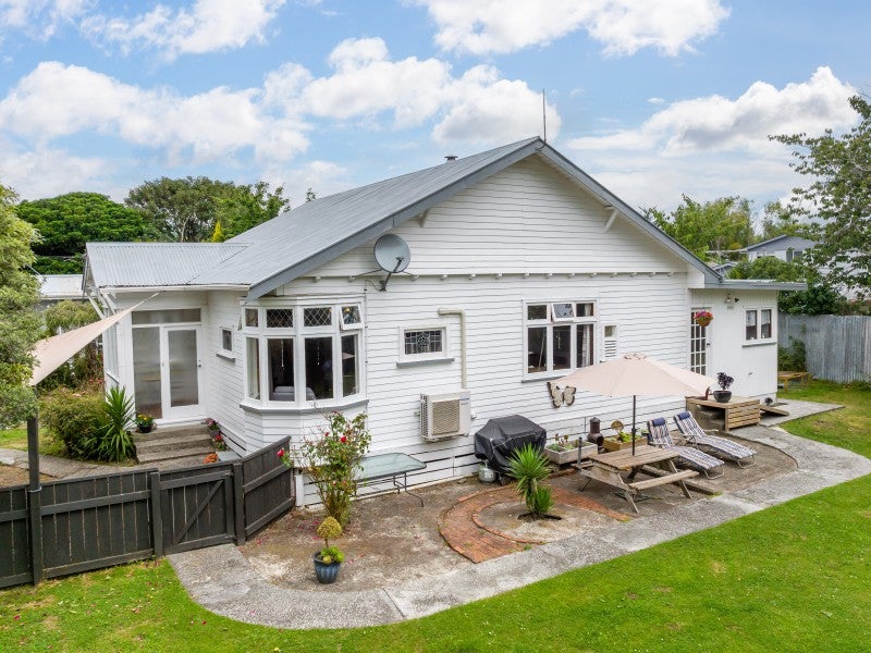 10 Edwin Street, Belmont, Lower Hutt - Carousel 2