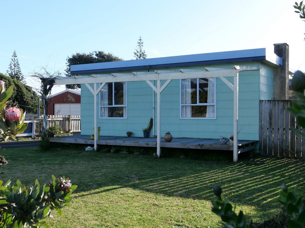 27 Moana Street, Otaki Beach, Otaki - Carousel 2