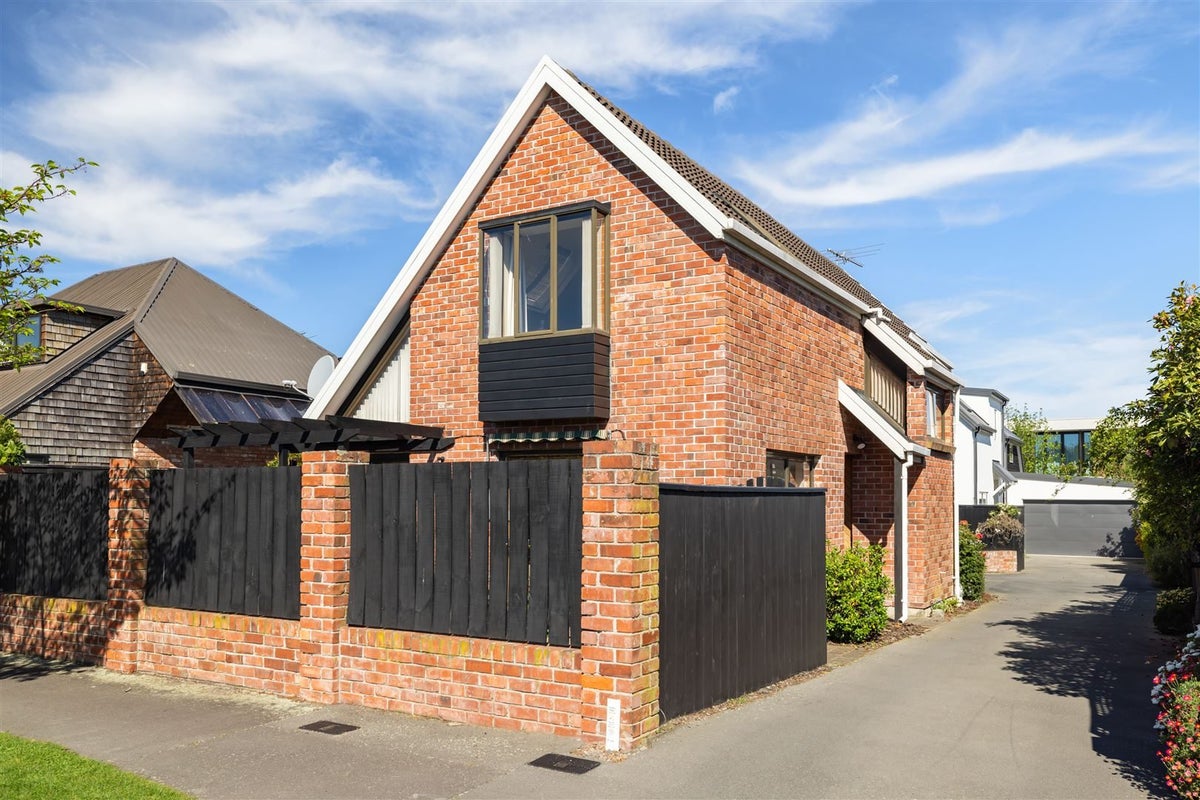 1/64 Merivale Lane, Merivale, Christchurch - Carousel 1