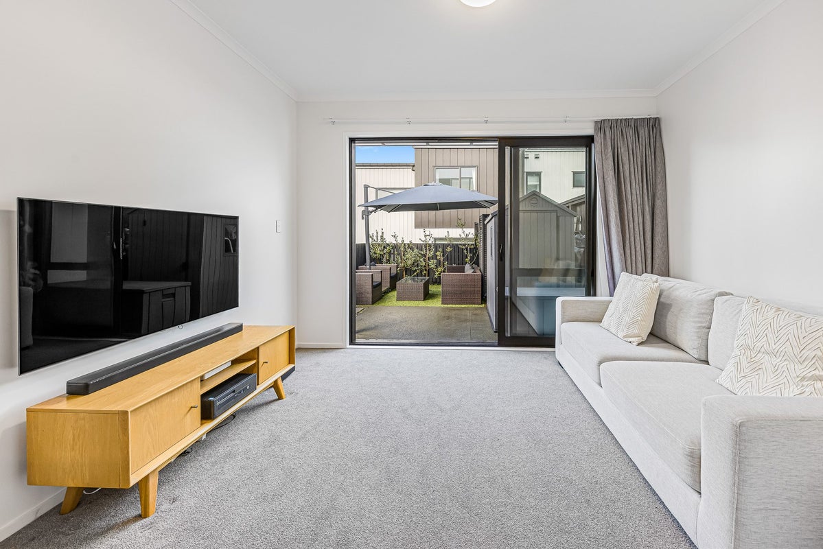 2 Hononga Lane, Northcote, North Shore City, Auckland - Carousel 2
