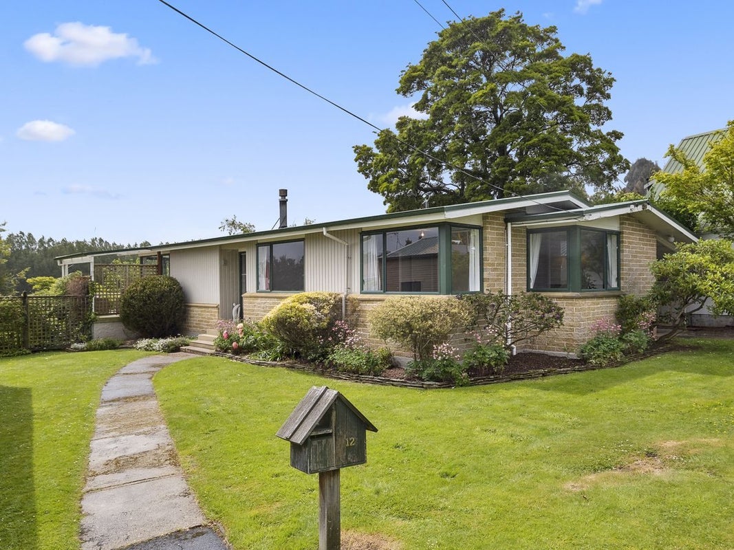 12 Elizabeth Avenue, East Taieri, Mosgiel - Carousel 1