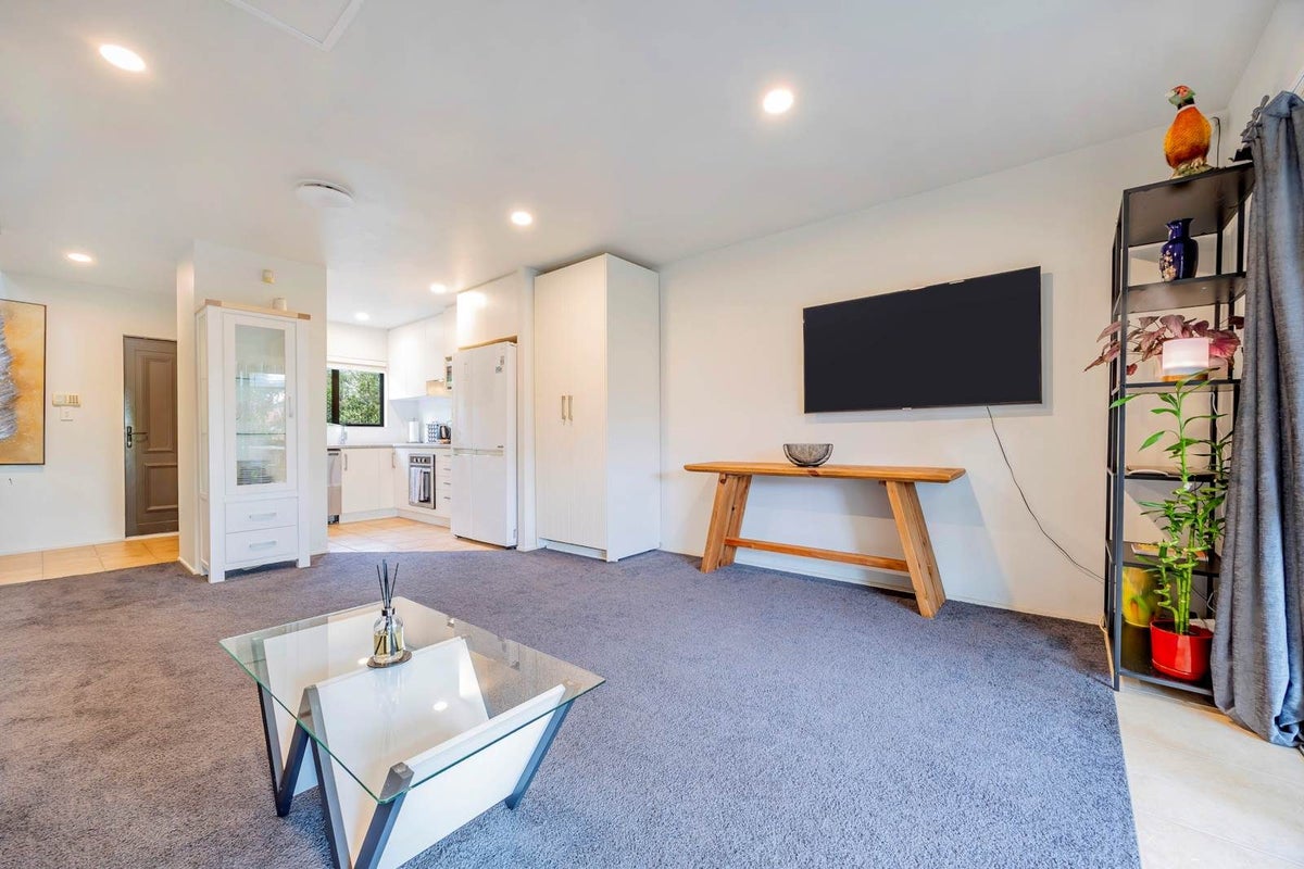 7/44 Fields Parade, Oteha, Auckland - Carousel 1