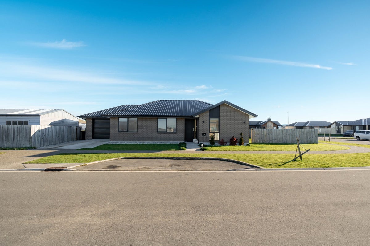 5 Scully Place, Strathern, Invercargill - Carousel 1