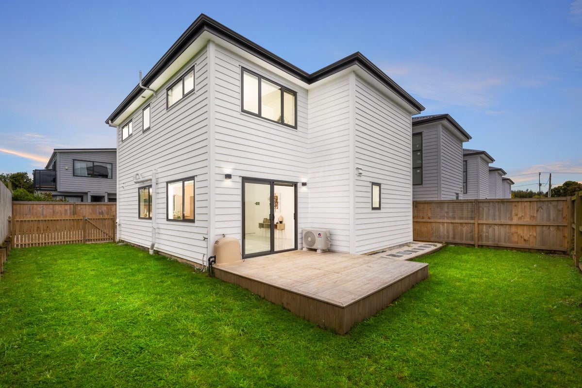 21E Kingdale Road, Henderson, Auckland - Carousel 2