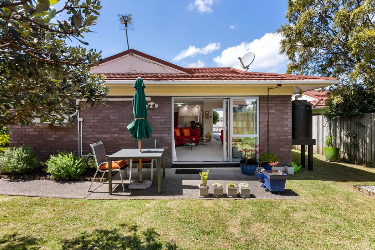3/27 Brookfield Avenue, Onehunga, Auckland - Carousel 2