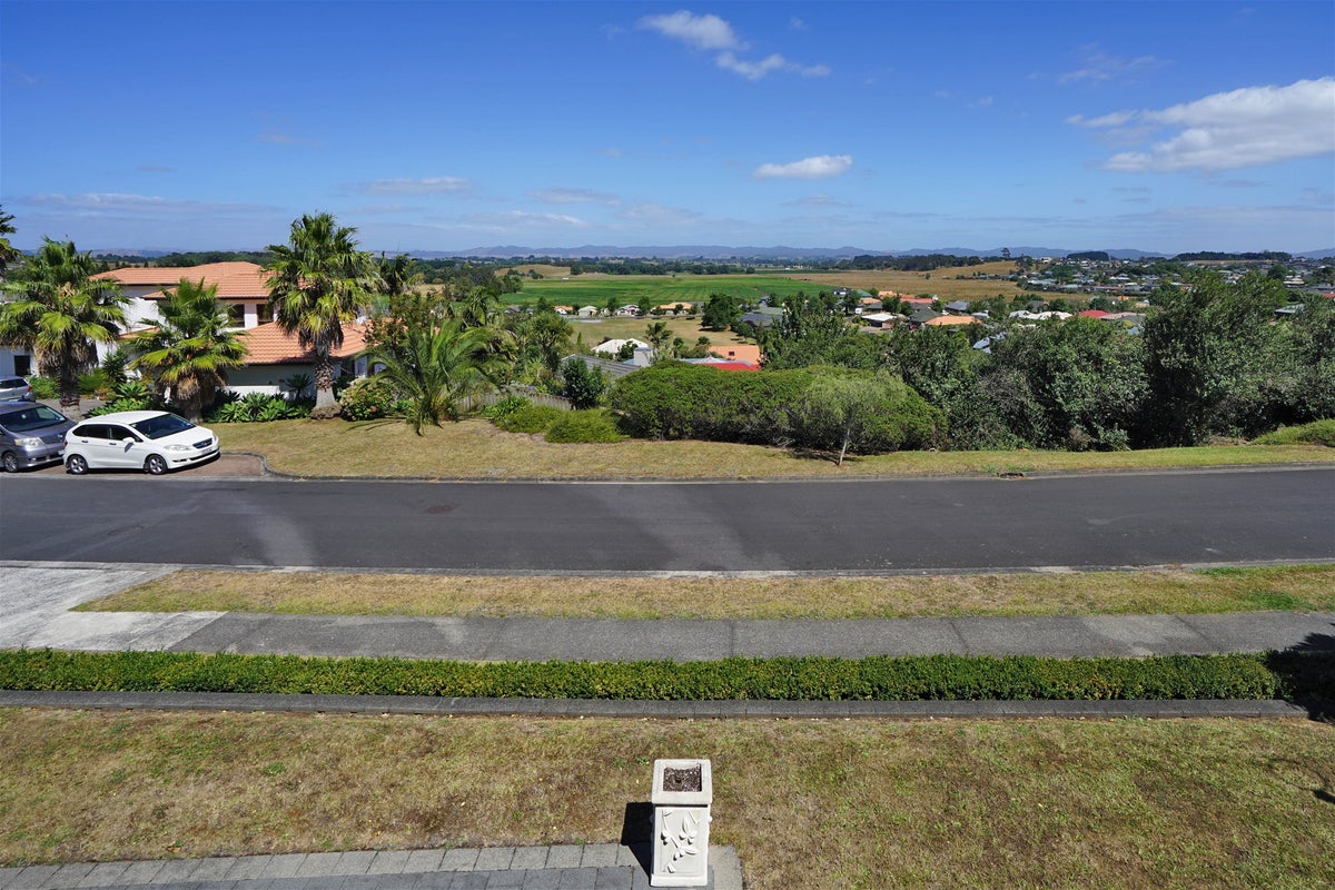 16 Tironui Terrace, Western Heights, Hamilton - Carousel 23