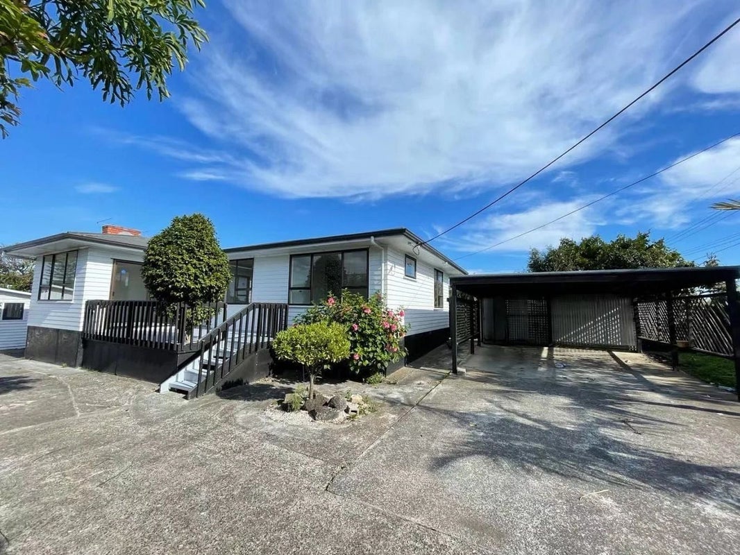 128 Cobham Crescent, Kelston, Auckland - Carousel 2