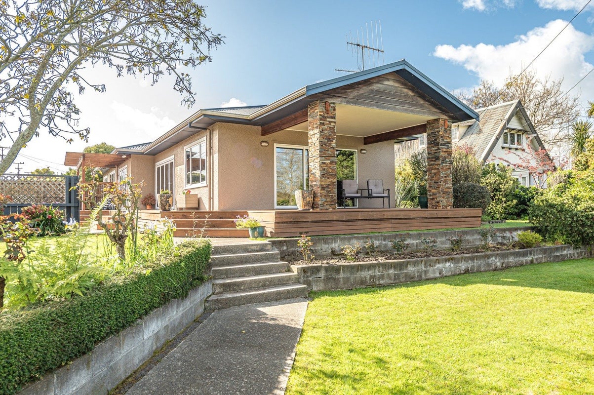 131 Anzac Parade, Whanganui East, Whanganui - Carousel 1