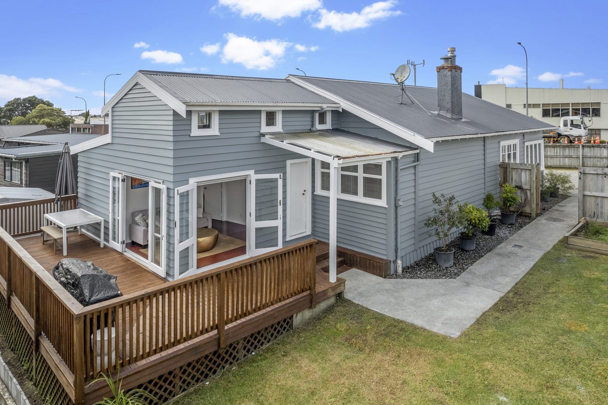 647 Swanson Road, Swanson, Auckland - Carousel 1