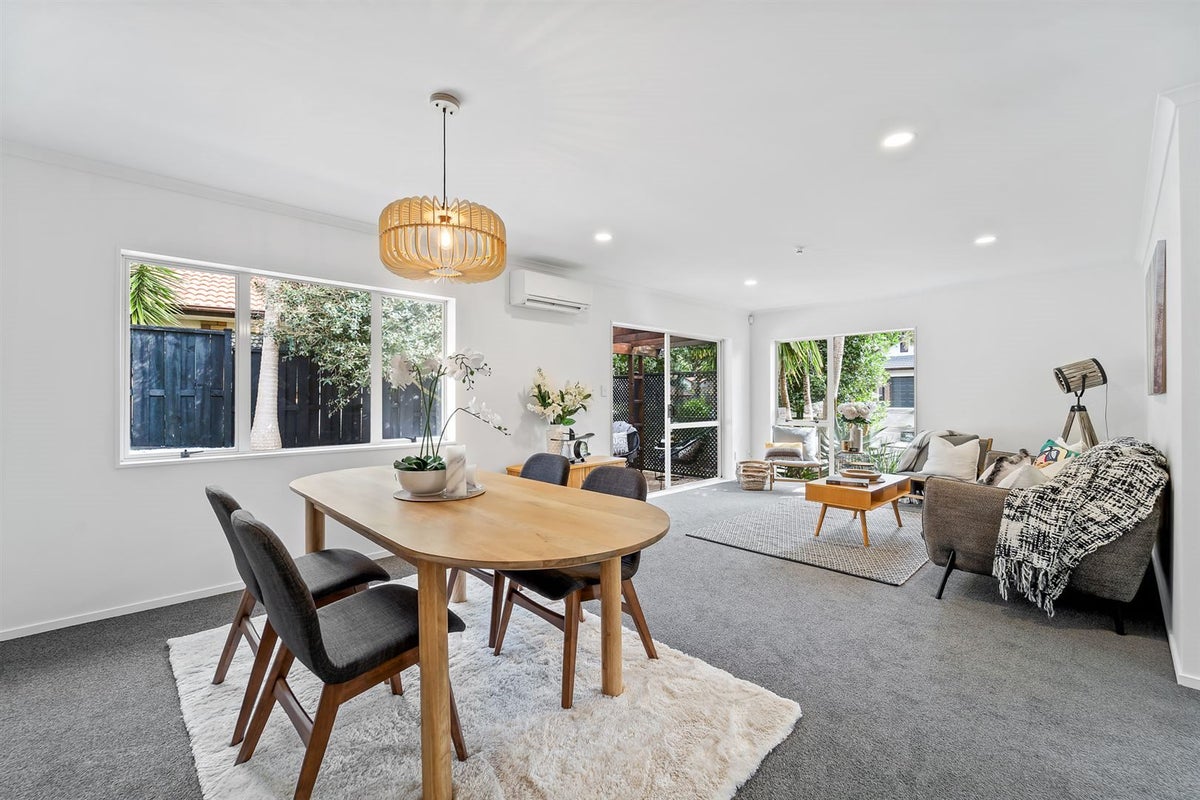 1 Phoebe Meikle Place, Torbay, Auckland - Carousel 2