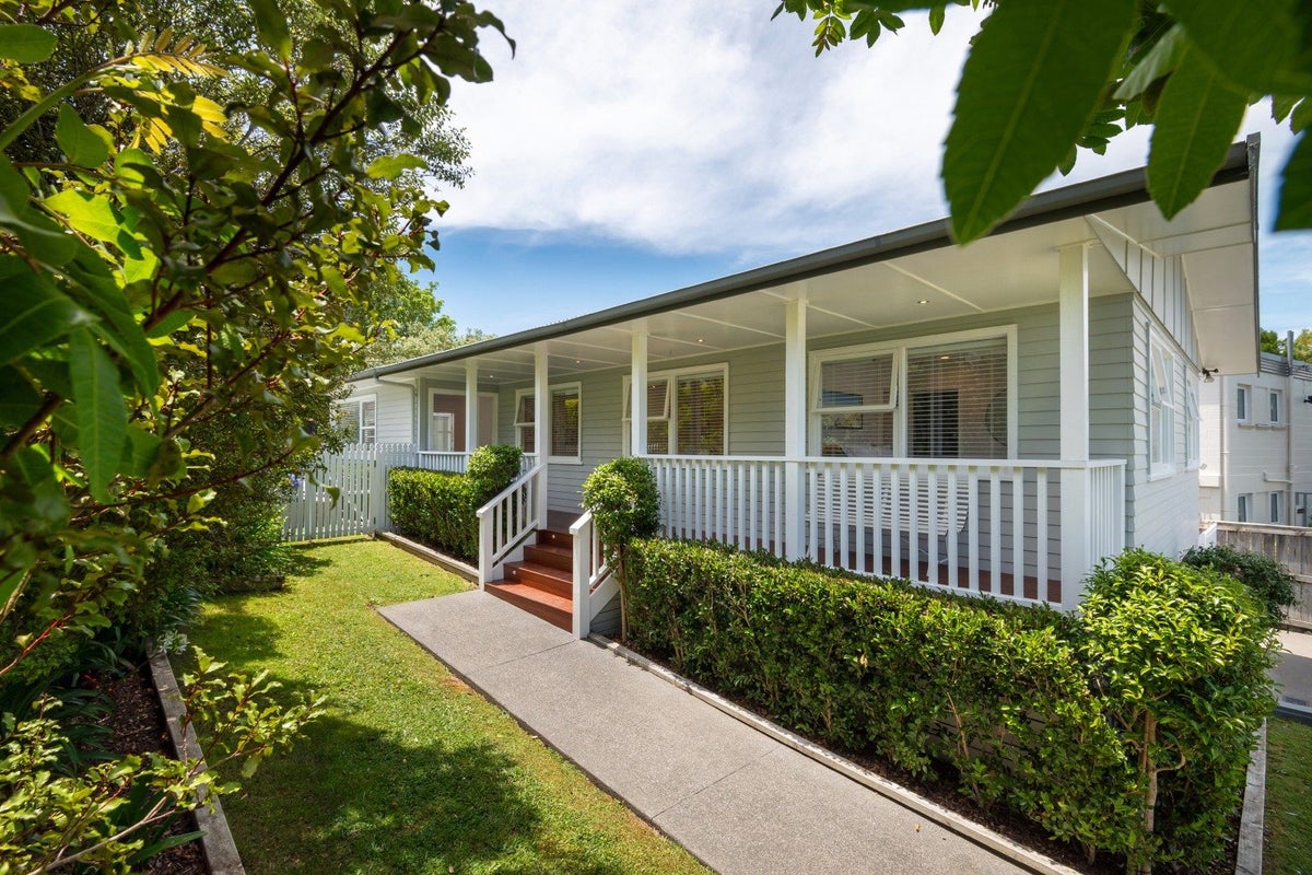 3 Philip Place, Hillcrest, Auckland - Carousel 1