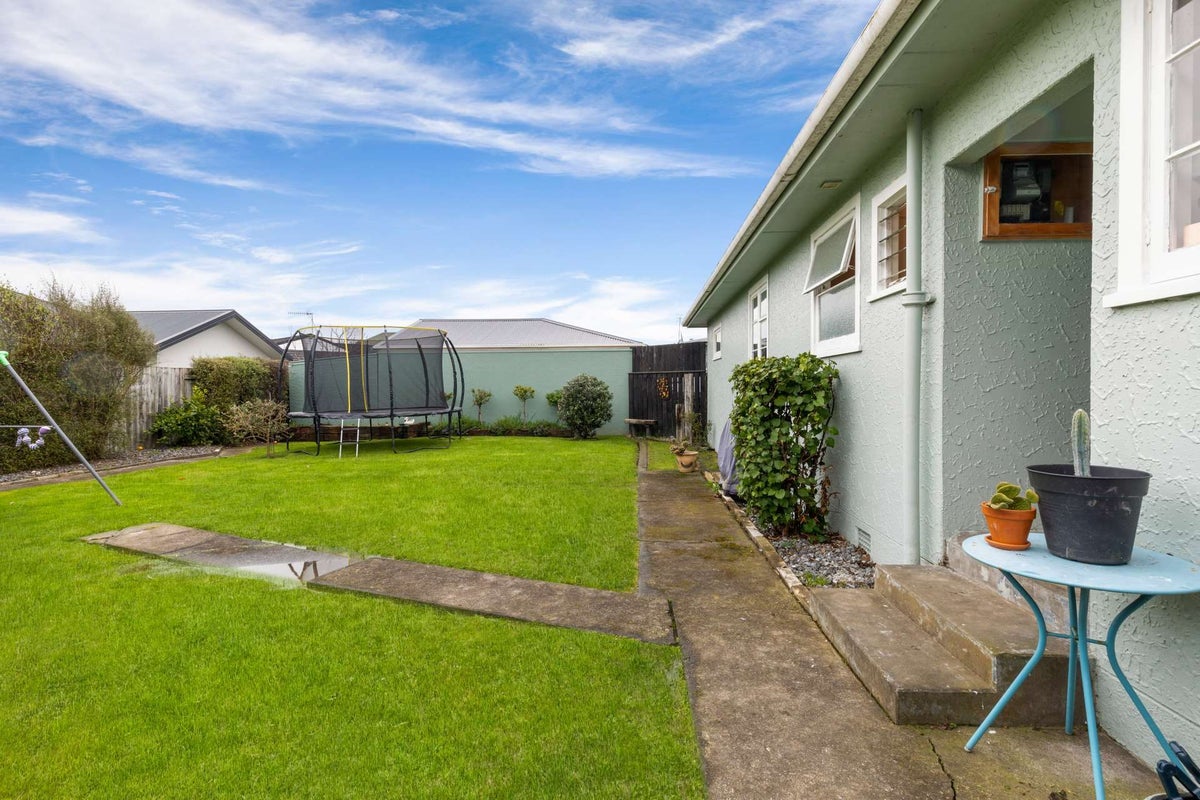 42 Paisley Street, Awapuni, Palmerston North - Carousel 2