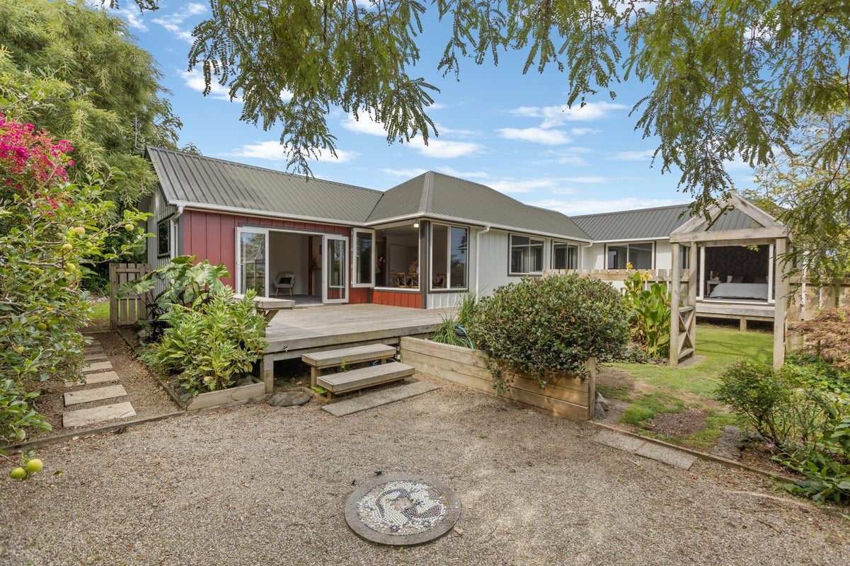 53A Lismore Street, Merrilands, New Plymouth - Carousel 1