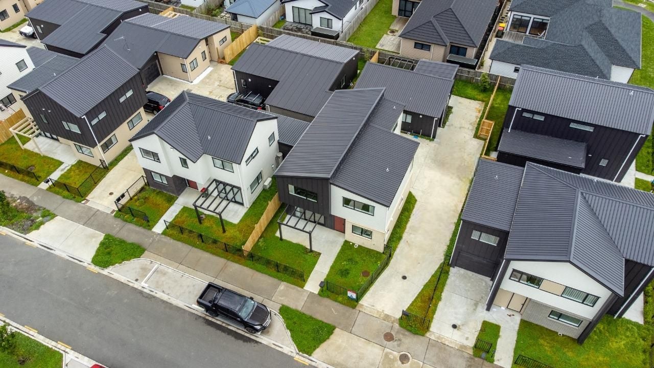 46 Black Beech Crescent, Takanini, Auckland - Carousel 2