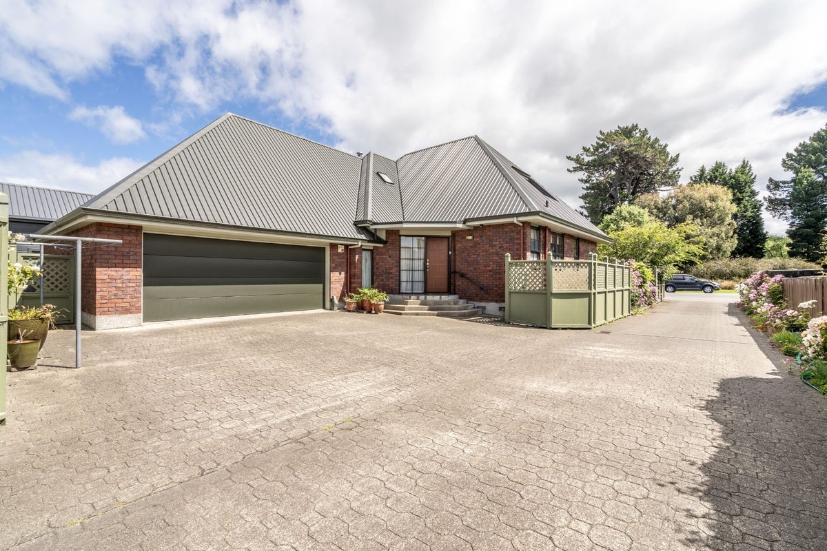 77 Gala Street, Queens Park, Invercargill - Carousel 2