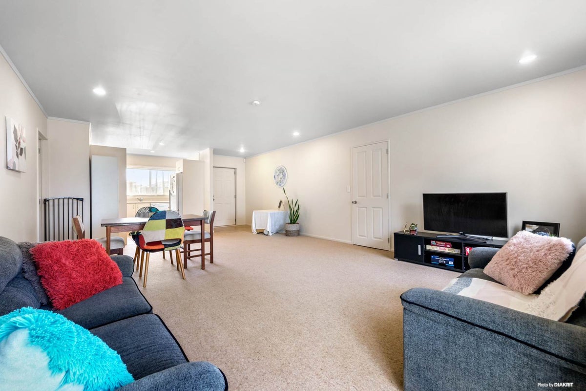 33 Carlas Way, Ranui, Auckland - Carousel 2