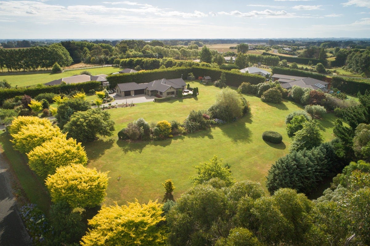 7 Dobsons Lane, Kelvin Grove, Palmerston North - Carousel 2